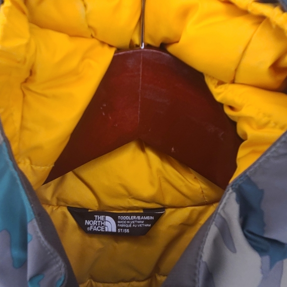 The North Face sz 5T insulated snowquest jacket winter coat - Picture 3 of 7
